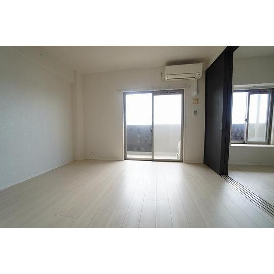 居室・リビング　※別部屋写真。現況優先※