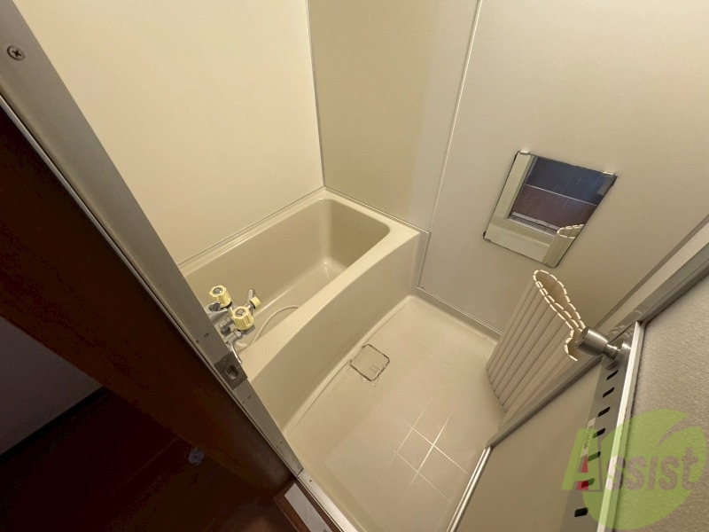 バス・シャワールーム　ユニットバスです。疲れを癒すのに欠かせませんね！