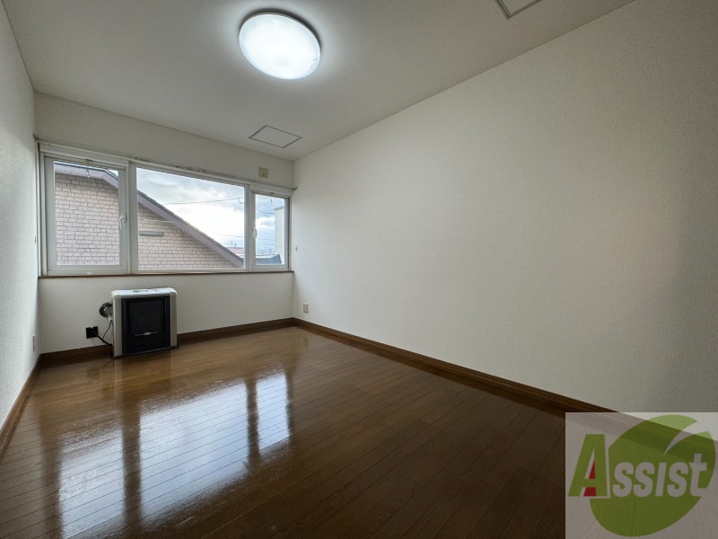 居室・リビング　広くてキレイなお部屋が広がっていて、充実した生活が送れそう。