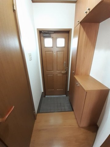 玄関　シューズボックス付きの玄関です☆