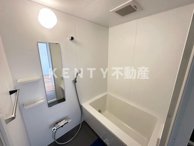 バス・シャワールーム　落ち着いた空間のお風呂です