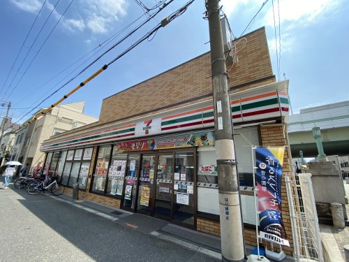 コンビニ　セブンイレブン（コンビニ）まで210m