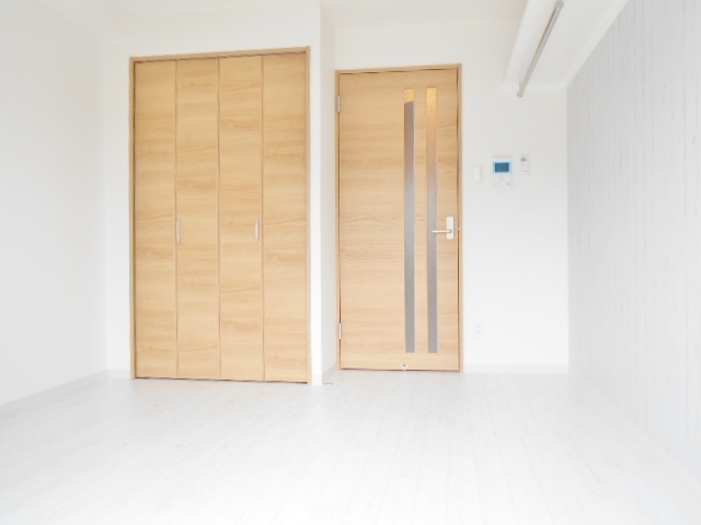 居室・リビング　まだまだピカピカのお部屋