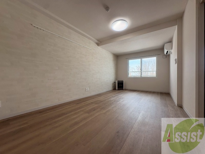 居室・リビング　広々としたリビングですね。使い勝手がよさそうですね！