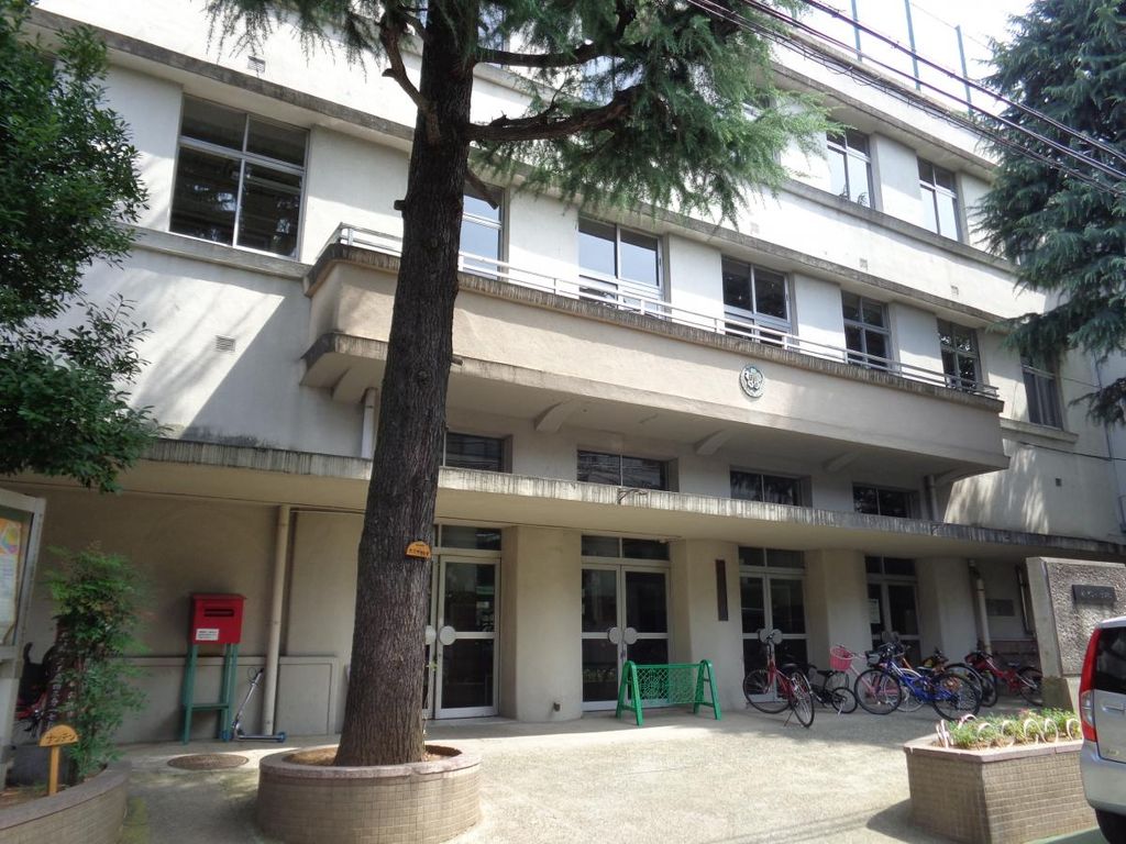 小学校　文京区立明化小学校（小学校）まで160m