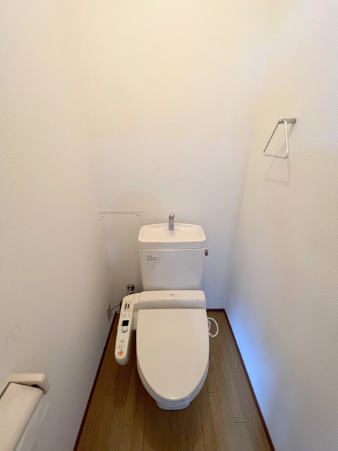 トイレ　★温水洗浄便座付きのトイレ★