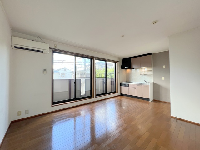 居室・リビング　★明るいフローリングの角部屋です★