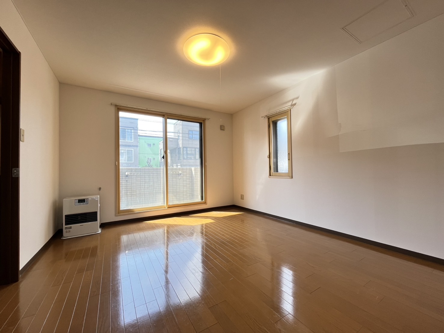 居室・リビング　※反転タイプ