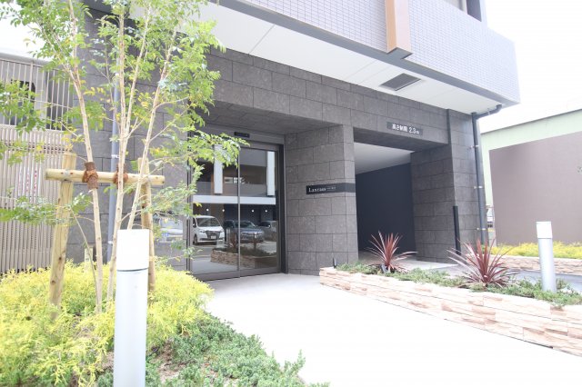 エントランス　建物の内部です