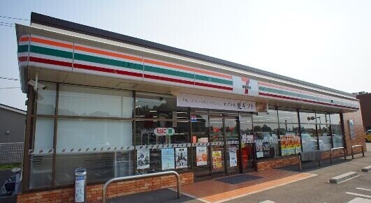 コンビニ　セブンイレブン古賀新久保店（コンビニ）まで1968m