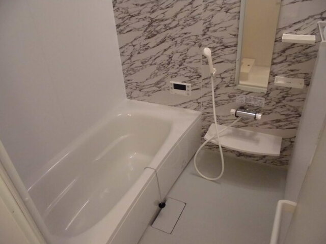 バス・シャワールーム　浴室