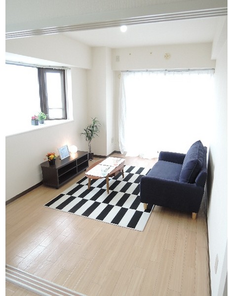 居室・リビング　開放感のあるゆったりとしたお部屋です♪