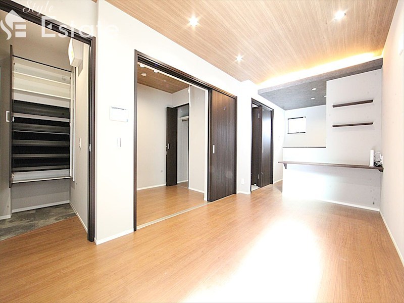 居室・リビング　内装