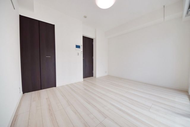 居室・リビング　★白く明るいお部屋です★