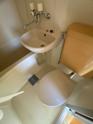 洗面設備　ゆったりとスペースのある洗面所