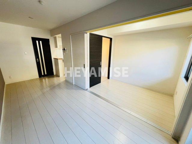 居室・リビング　※同物件別号室の画像です※現況を優先します