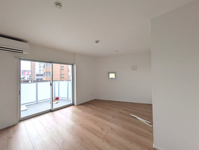 居室・リビング　2026年2月現在 建築中の写真です　※他部屋の参考写真です