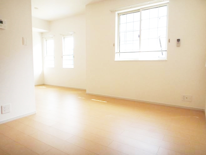 居室・リビング　使いやすい形の為、レイアウトを楽しめます♪