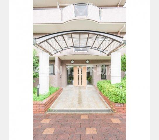 エントランス　建物の内部です