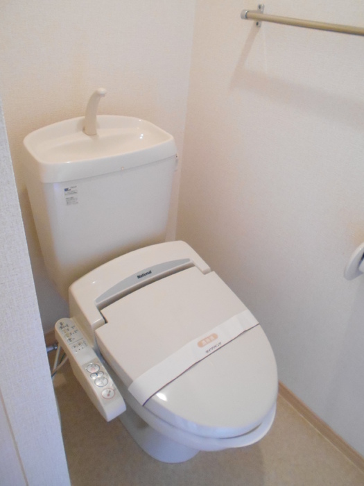 トイレ　温水洗浄暖房便座