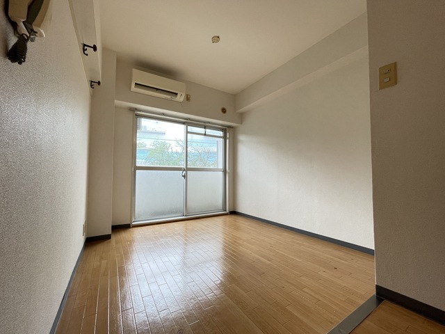 居室・リビング　別部屋参考写真です