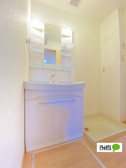 洗面設備　温水洗浄便座