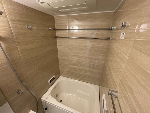 バス・シャワールーム　※別部屋参考写真