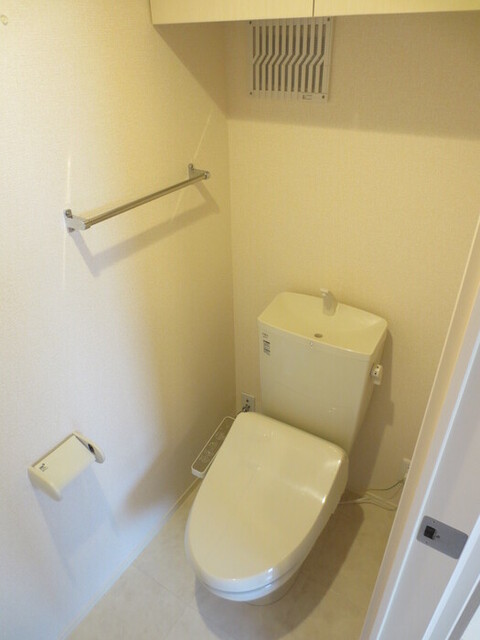 トイレ　Ｂ３０５　温水洗浄暖房便座トイレ