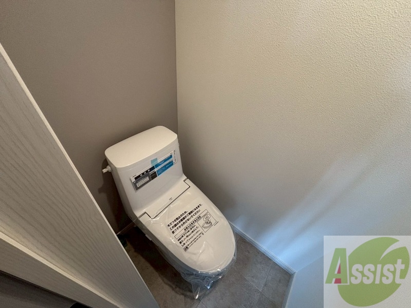 トイレ　こちらはトイレです。清潔感があり、安心して使用できます。