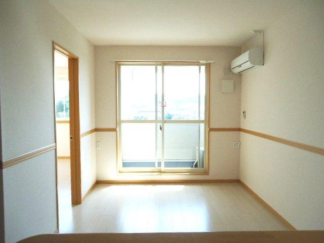 居室・リビング　室内