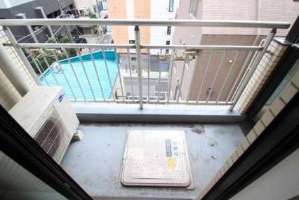 バルコニー　外からの目が気にならないバルコニーで洗濯物が干せます