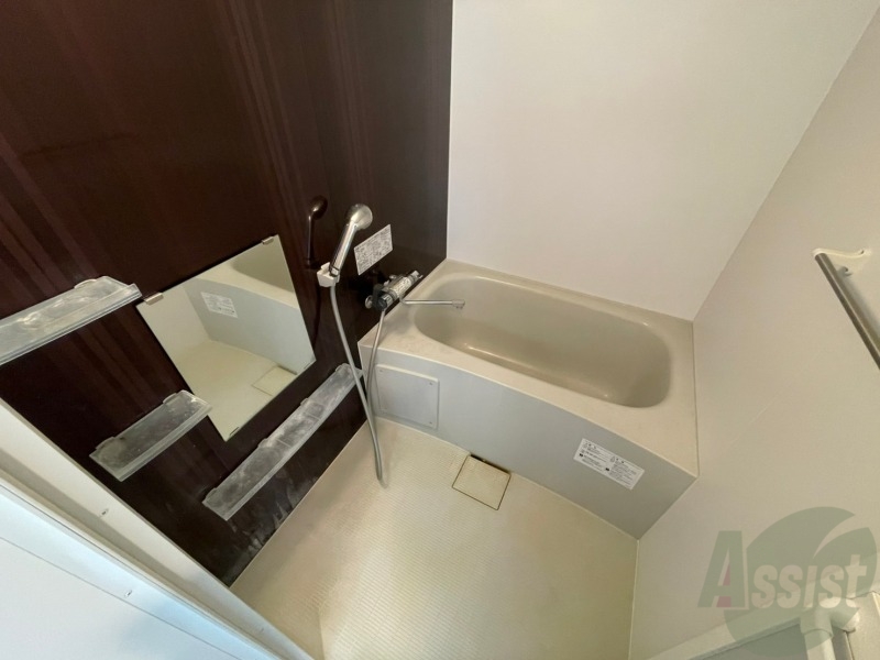 バス・シャワールーム　お風呂になります。一日の疲れを癒してくださいね。