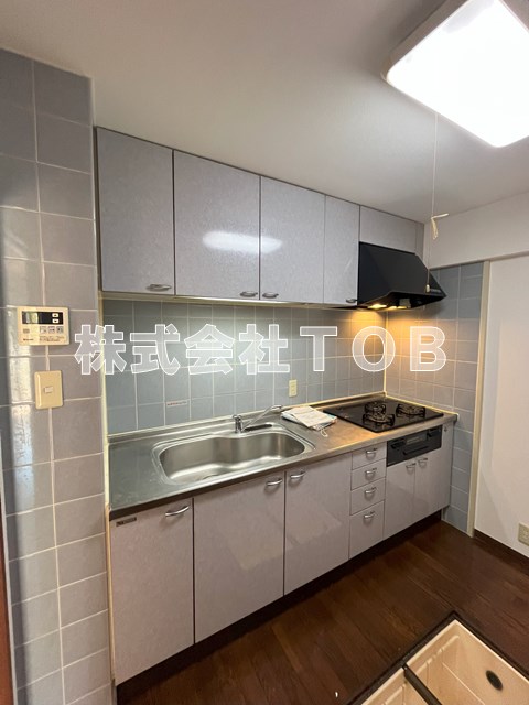 キッチン　3口ガスコンロ