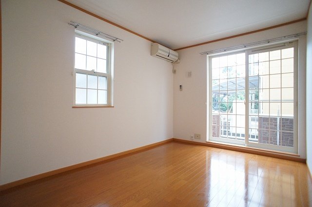 居室・リビング　明るい室内です