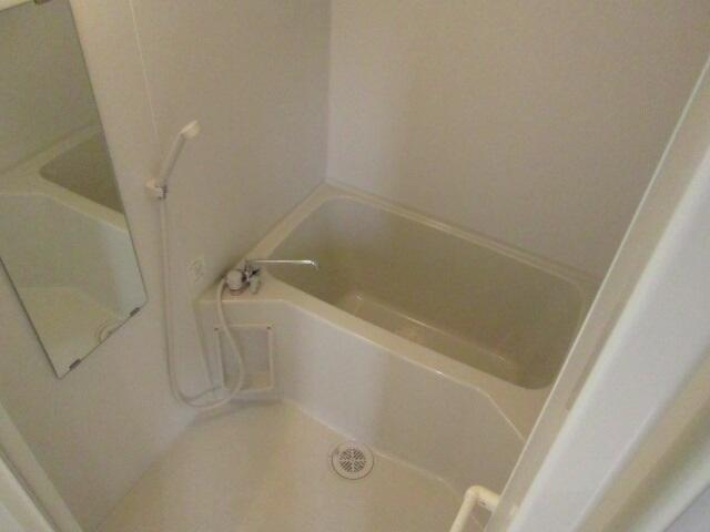 バス・シャワールーム　写真はB棟のものです