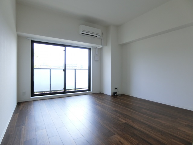 居室・リビング　広々した洋室です