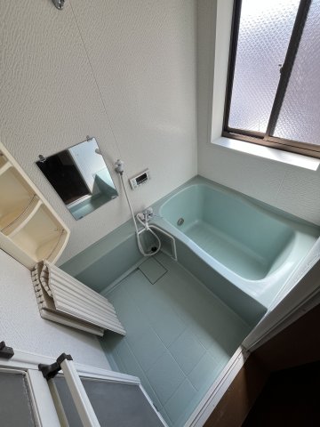 バス・シャワールーム　落ち着いた空間のお風呂です