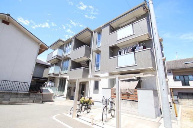 建物外観　落ち着いた雰囲気の外観です