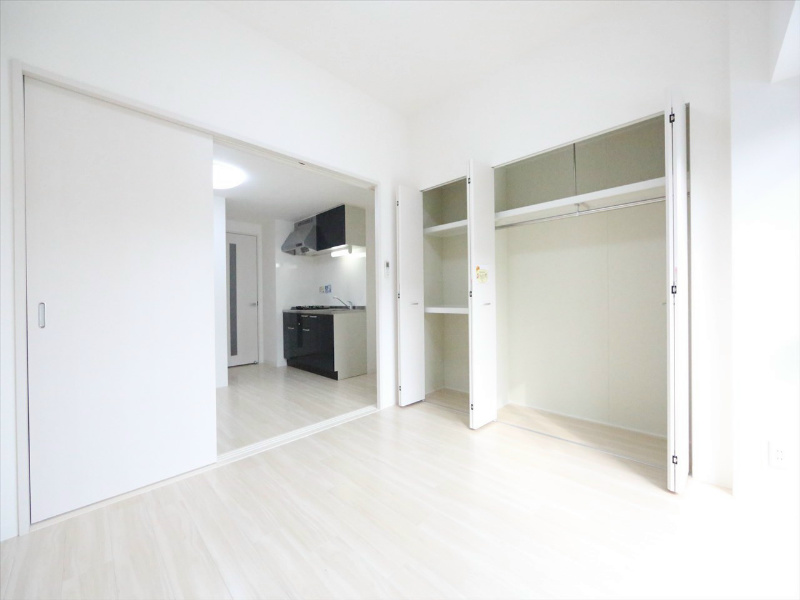 収納　洋室6帖　クローゼット（収納充実してます）