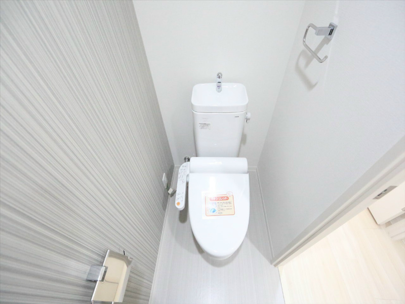 トイレ　温水洗浄暖房便座付トイレ