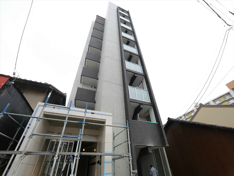 建物外観　外観　防犯カメラ　オートロック　光インターネット無料