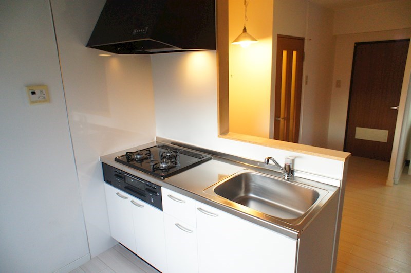 キッチン　３口コンログリル付システムキッチン