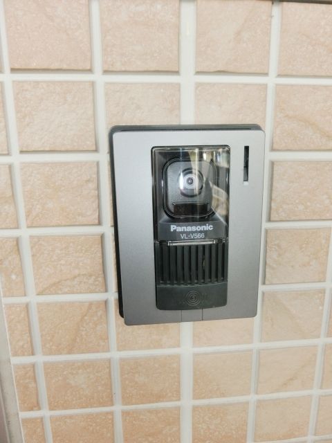 セキュリティ　安心のＴＶモニターホン完備です。