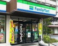 コンビニ　ファミリーマート 豊成団地店（コンビニ）まで558m