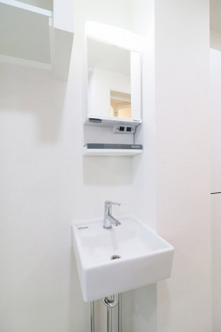 洗面設備　別号室イメージの為、現状を優先致します。