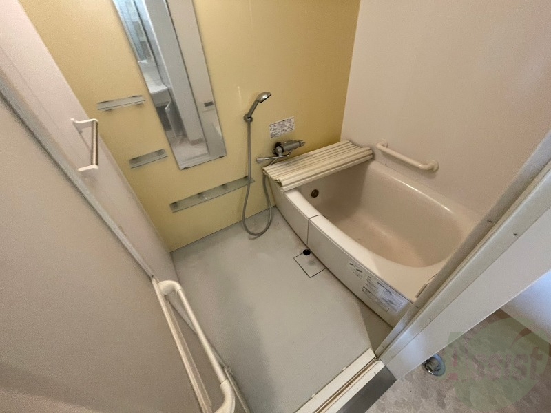 バス・シャワールーム　お風呂になります。一日の疲れを癒してくださいね。