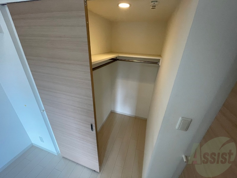 収納　寝室の収納です。部屋がすっきり片付きます。