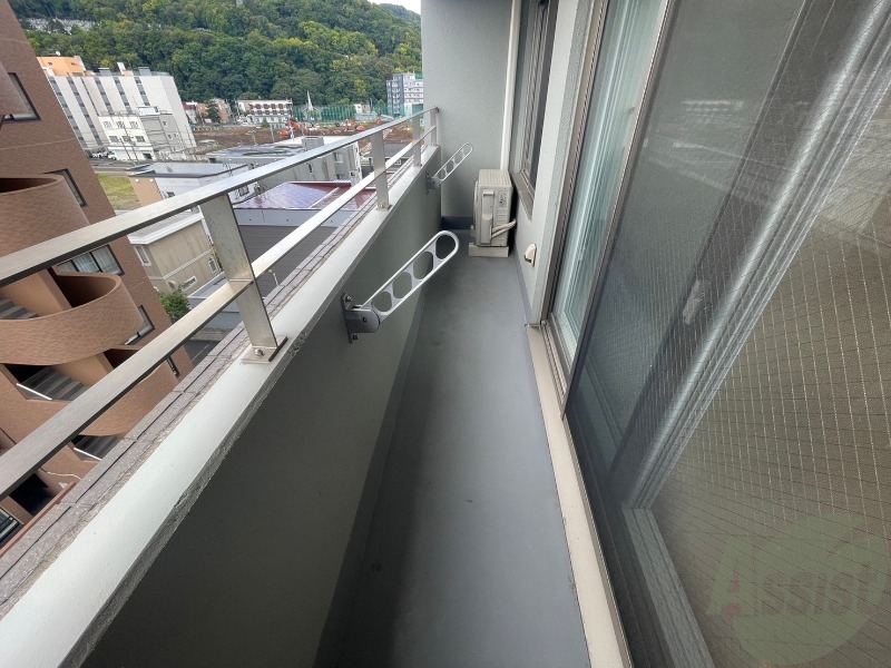 バルコニー　バルコニーです。洗濯物を干したり一息ついたりできますね！