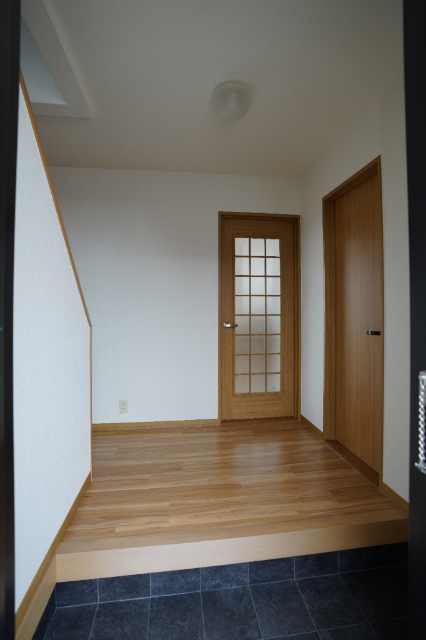 玄関　同じ敷地内の別のお部屋