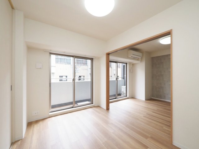 居室・リビング　広々とした洋室です